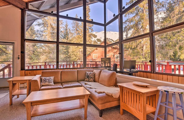 Girdwood Getaway w/Slope Views: Walk to Lift!