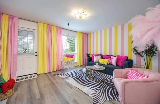 Girls’ Nashville Dream | Sleeps 6 by Riverside