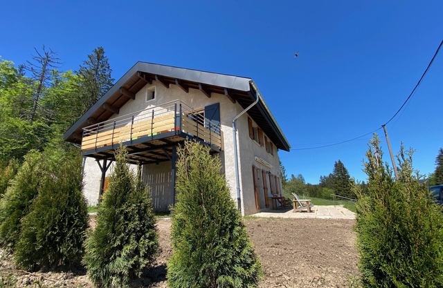 GITE 2 to 5 PERS HAUT JURA PLEINE NATURE