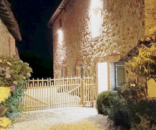 Gite 3 chambres, 2 à 10 pers et jardin clôturé