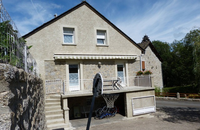 GITE 4 PERSONS located in the foothills of Aubrac.