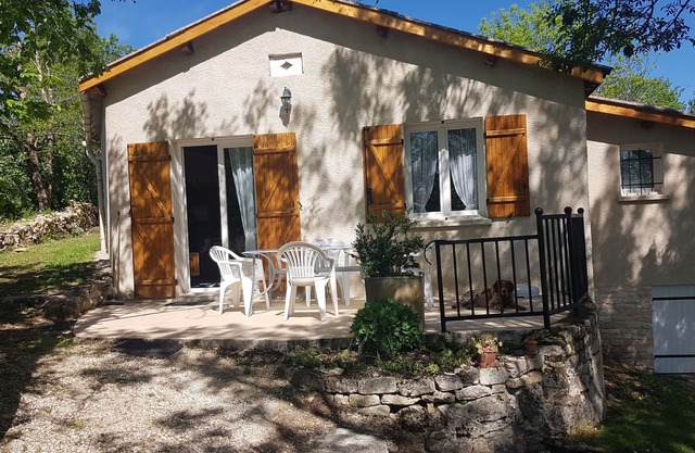 Gite 40 m2, maisonnette t2, wifi, animals accepted under condition. calm assured.