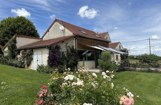 Gite de la roseraie in the countryside