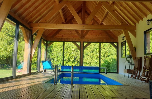 Gîte de Lieurey: Norman villa with heated indoor pool