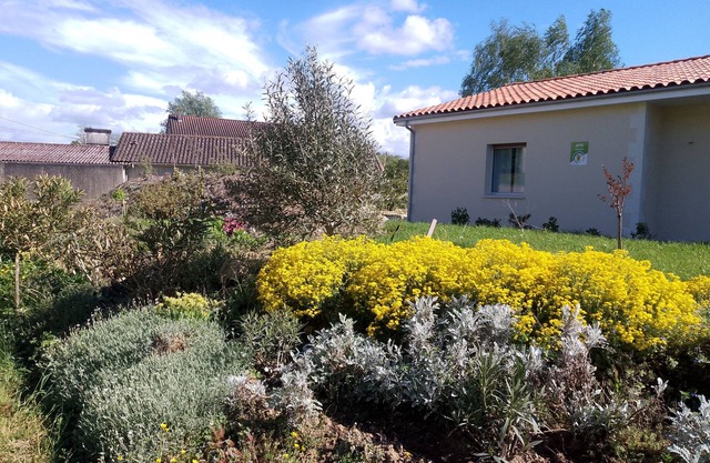 Gite for two persons lavender green lane-special reduction august