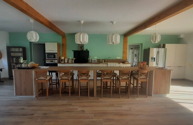 Gite for 10 people bright rooms and dormitory