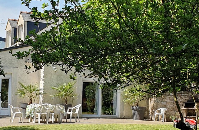 Gite Saint-Clément-de-la-Place, 3 bedrooms, 6 persons