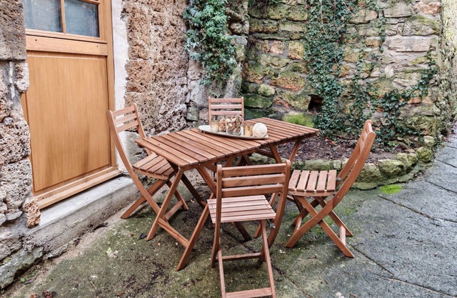 Gîte Mandaline Village house with jacuzzi for 4 pers. 2 bedrooms, 2 bathrooms
