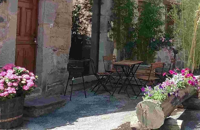Gite in the small medieval village of Castelnau Pégayrols 3 stars, 3 stars