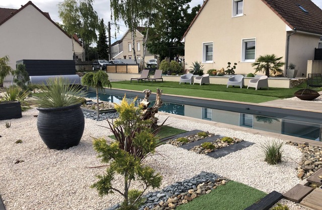 Gite L'Eloge des bulles in Champagne with swimming pool