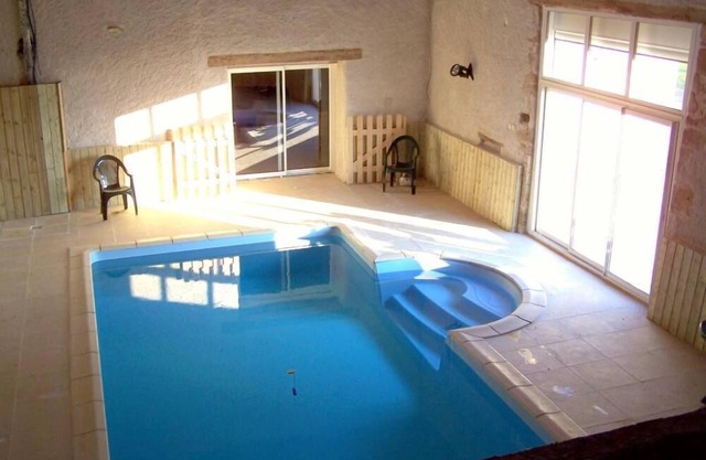 Gite l'hirondelle with indoor swimming pool for 6 people