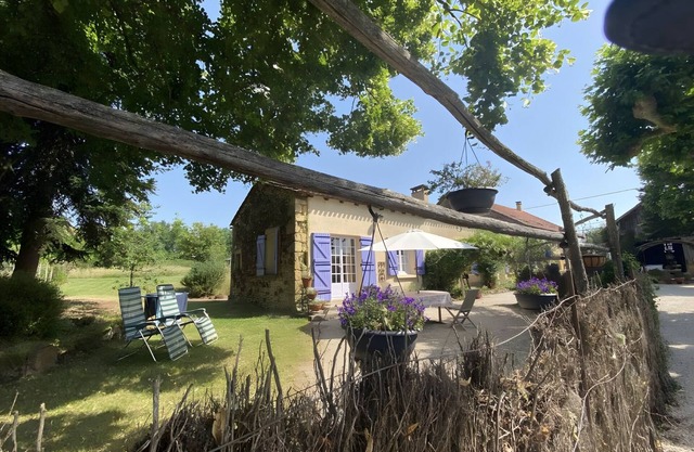 Gîte La Forge – Holiday Home with Shared Pool and Garden View in Bazeilles