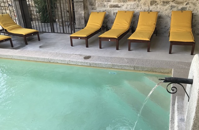 Gîte le Mas Félicé, magnificent Ardèche farmhouse at the foot of the Ardèche mountains.