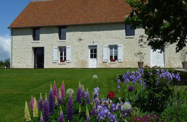 Gite Le Pin-la-Garenne, 3 bedrooms, 9 persons