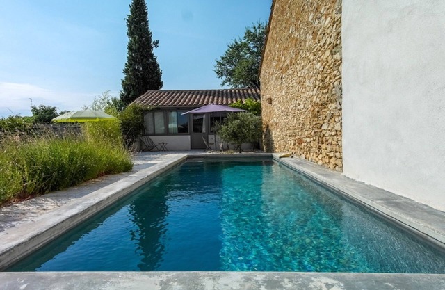 Gite Les Enfantines at the foot of Mont Ventoux, 3km from Bedoin