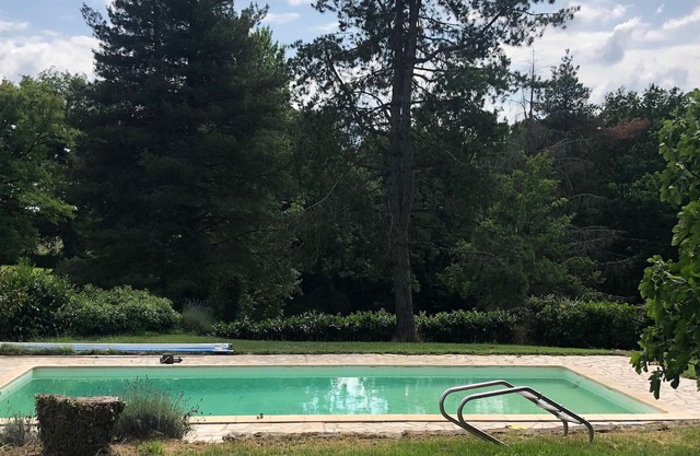 Gite Nuret-le-Ferron, 6 bedrooms, 14 persons