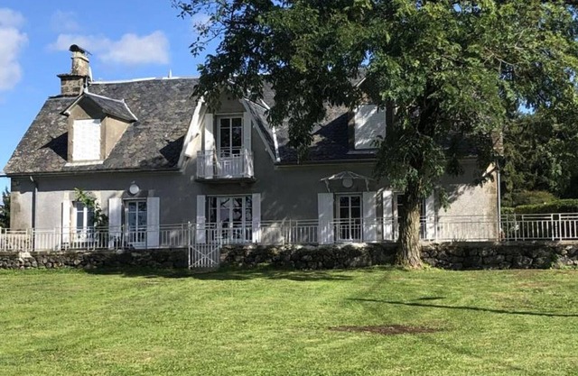 Gite Saint-Bonnet-de-Salers, 2 bedrooms, 5 persons