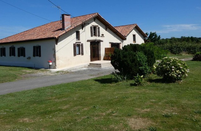 Gite Saint-Lon-les-Mines, 3 bedrooms, 7 persons