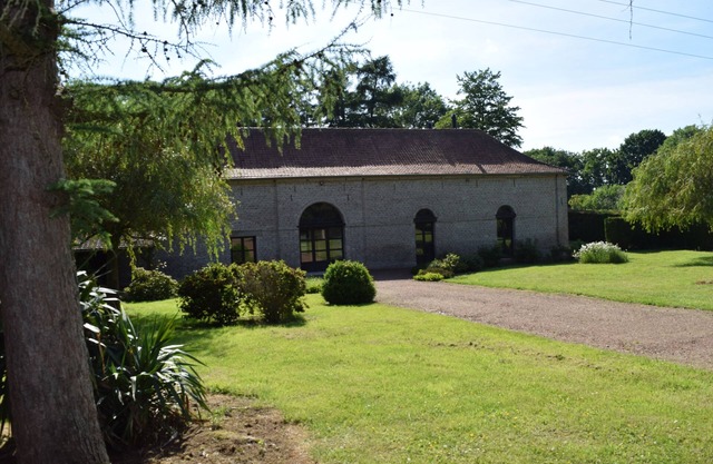 Gite sleeps 14 * somme tourisme et clévacances * in quiet country setting