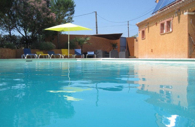 Gîte "TERRASSE" with swimming pool