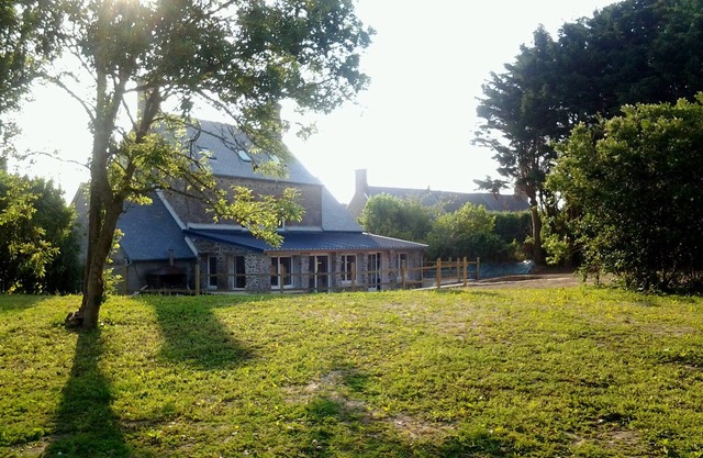 Gîte vue Mer, Le Clos des Capitaines 700m from beautiful beaches and the "Cap".
