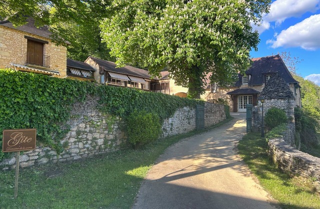 Gites de Charme 18 Personnes Avec Tennis Dans un Parc de 2 ha . Idéal Familles