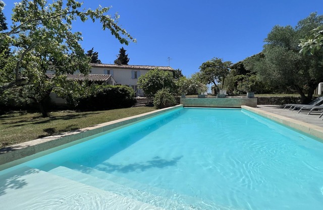 Gites La Chouette Bleue, 25 people, private heated pool, 9 bedrooms, bowling green, spa