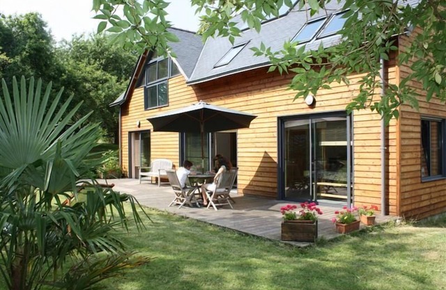 Give meaning to your holiday cottage The 'Apples' the countryside to the sea
