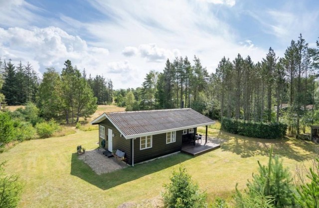 "Gizelle" - 1.5km from the sea by Interhome