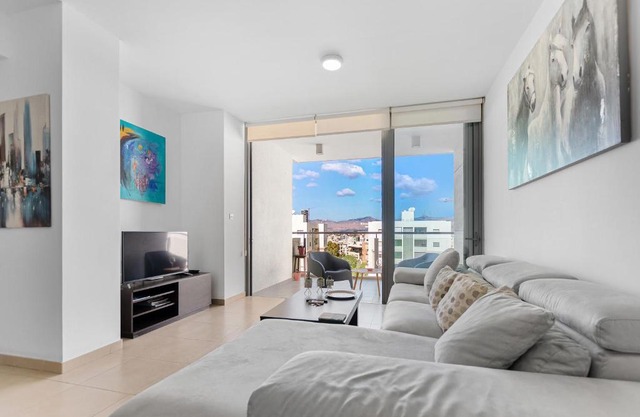 Glabur Stays - The Nicosia Elite - Exceptional Top Floor Apartment Nicosia City, Welcomes U!