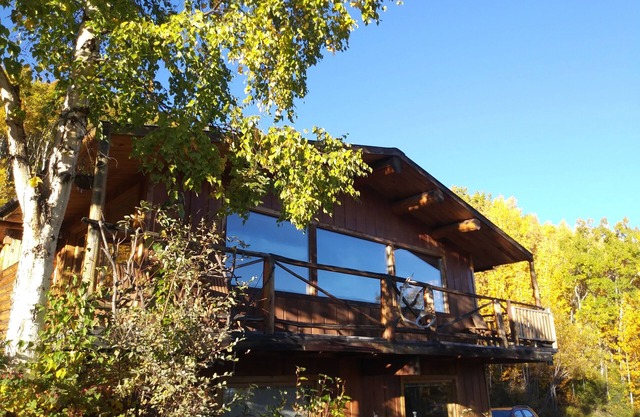 Glacier View Log Cabin