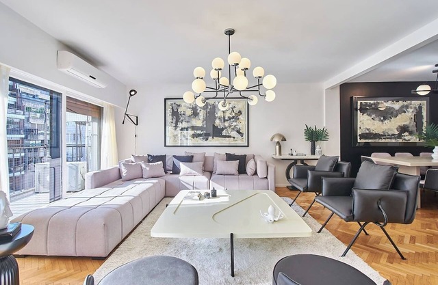 Glam Recoleta 3Bdr Apt | High Speed WiFi | Welcome2BA