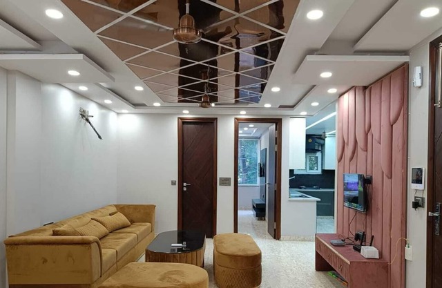 Glamorous 3 BHK Apartment in Paschim Vihar West Delhi