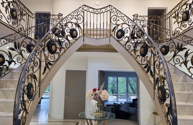 Glamorous Wiltshire Home and Beautiful Garden - 10 Bedrooms