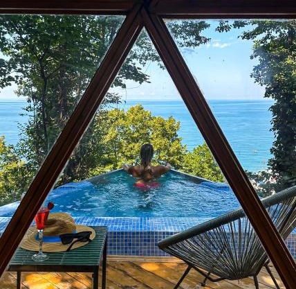 Glamping Martini Kvariati with pool