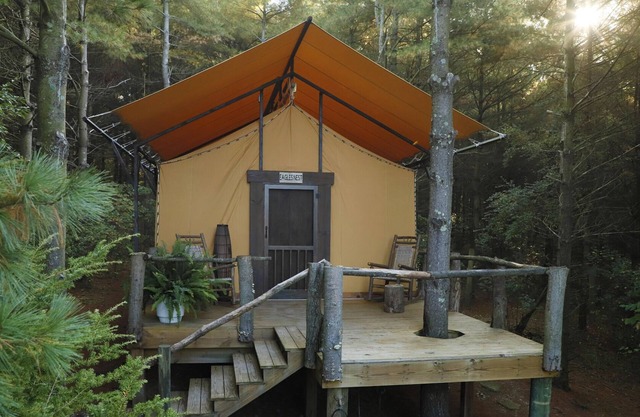 Glamping Tent on over 400 acres! Luxurious amenities in the heart of nature.