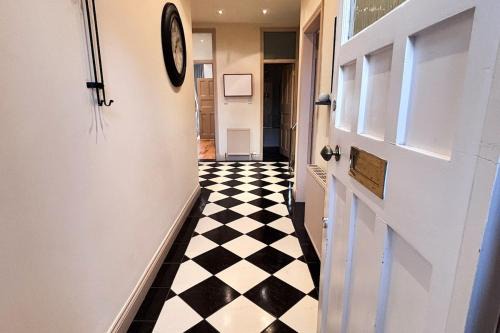 Glasgow City - Stylish 2 Bed in unique Ibrox location nearby subway and free parking