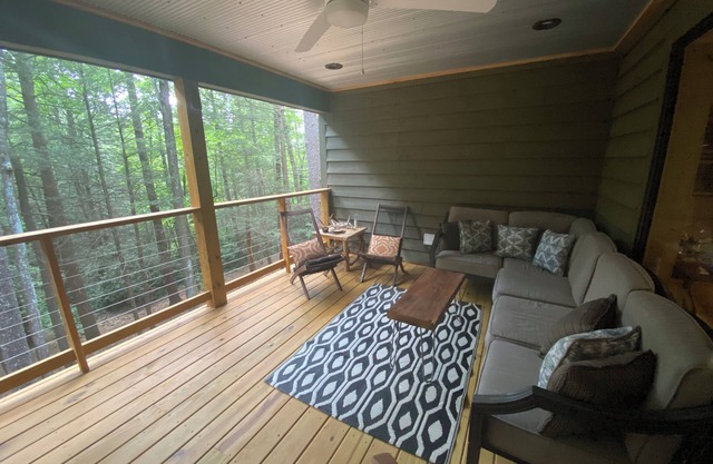 Glaucomy`s Suite | 1 Bed, 1 Bath