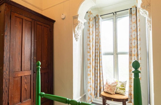 Global Entry Unit 1 - 2nd Floor Walk-up