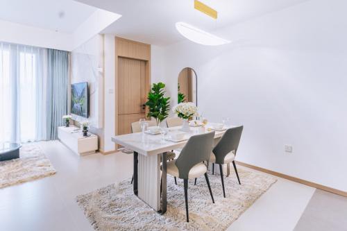 Glorious Apartments