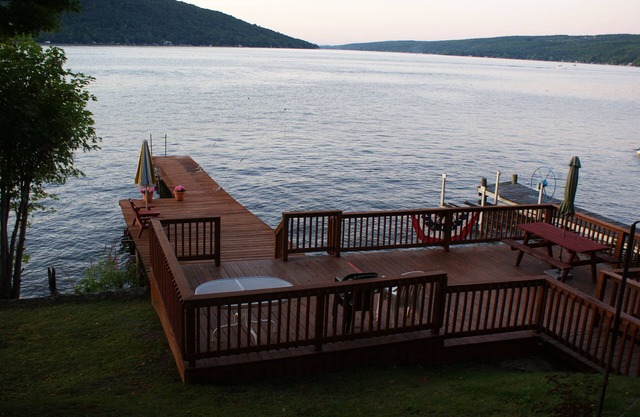 'Glory Days' - Classic 1920's Cottage - Keuka Lake East Side