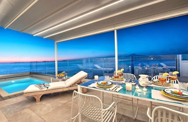 GOCCE VILLAS - Villa Tramontana Stunning Waterfront Villa