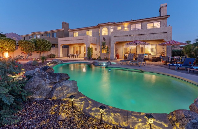 Gold Canyon LUX, Mt VIEWS, POOL w/Opt Heat, Spa, Fire Pit, Theater & Arcade, 2 Garage Spaces