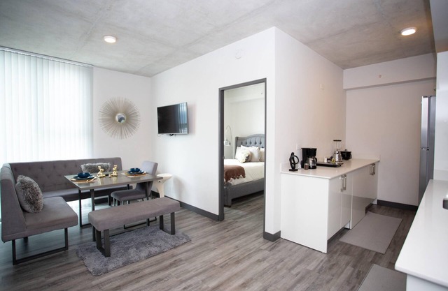 Gold Rabbit at 26, City Views and Wonderland Vibes!