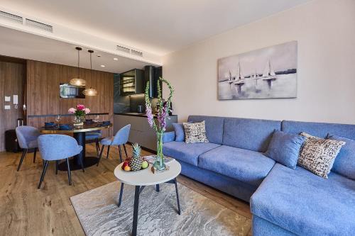 Golden Hour Apartments- Loft H 216