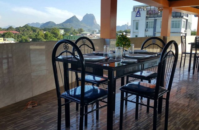 Golden Palace Hotel Hpa An