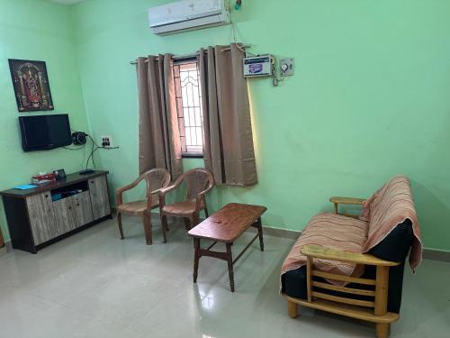 Golden Service Apartment