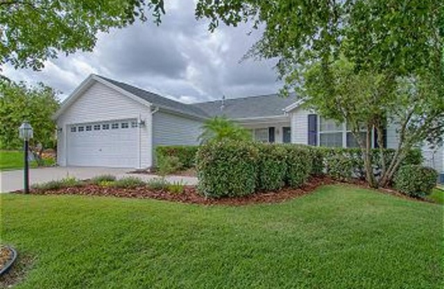 GOLF CART MINUTES TO LAKE SUMTER 3 FULL BEDROOMS