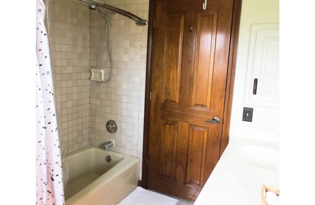 Golf Course Retreat--HUGE house--Quiet & Cozy