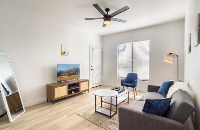 Golf Lover's CozySuites Kierland Commons